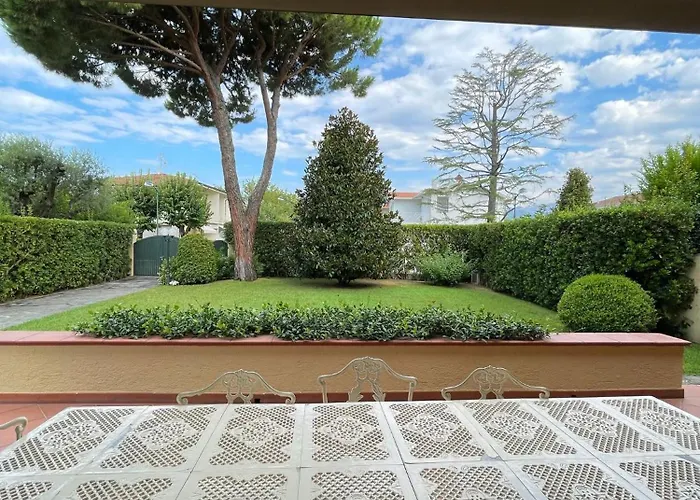 Le Jukke Dei Marmi Вілла Форте-дей-Мармі