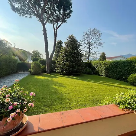 Le Jukke Dei Marmi * Forte dei Marmi